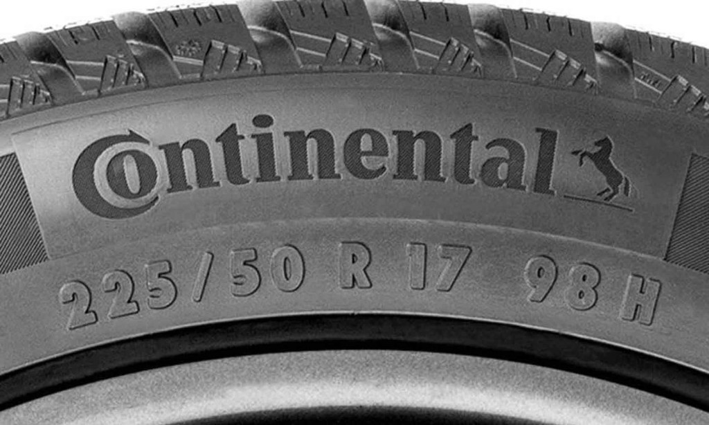 Esempio: fianco pneumatico con misura 225/50 R17 ben visibile